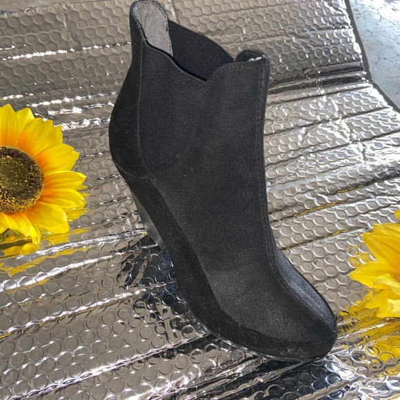 🌻Womens booties🌻 - Picture 2 of 2